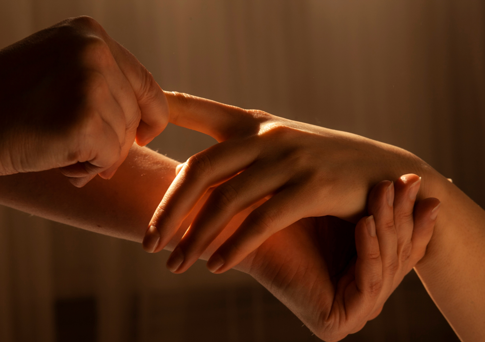 réflexologie palmaire, réflexologie appliquée sur les mains, massage des mains